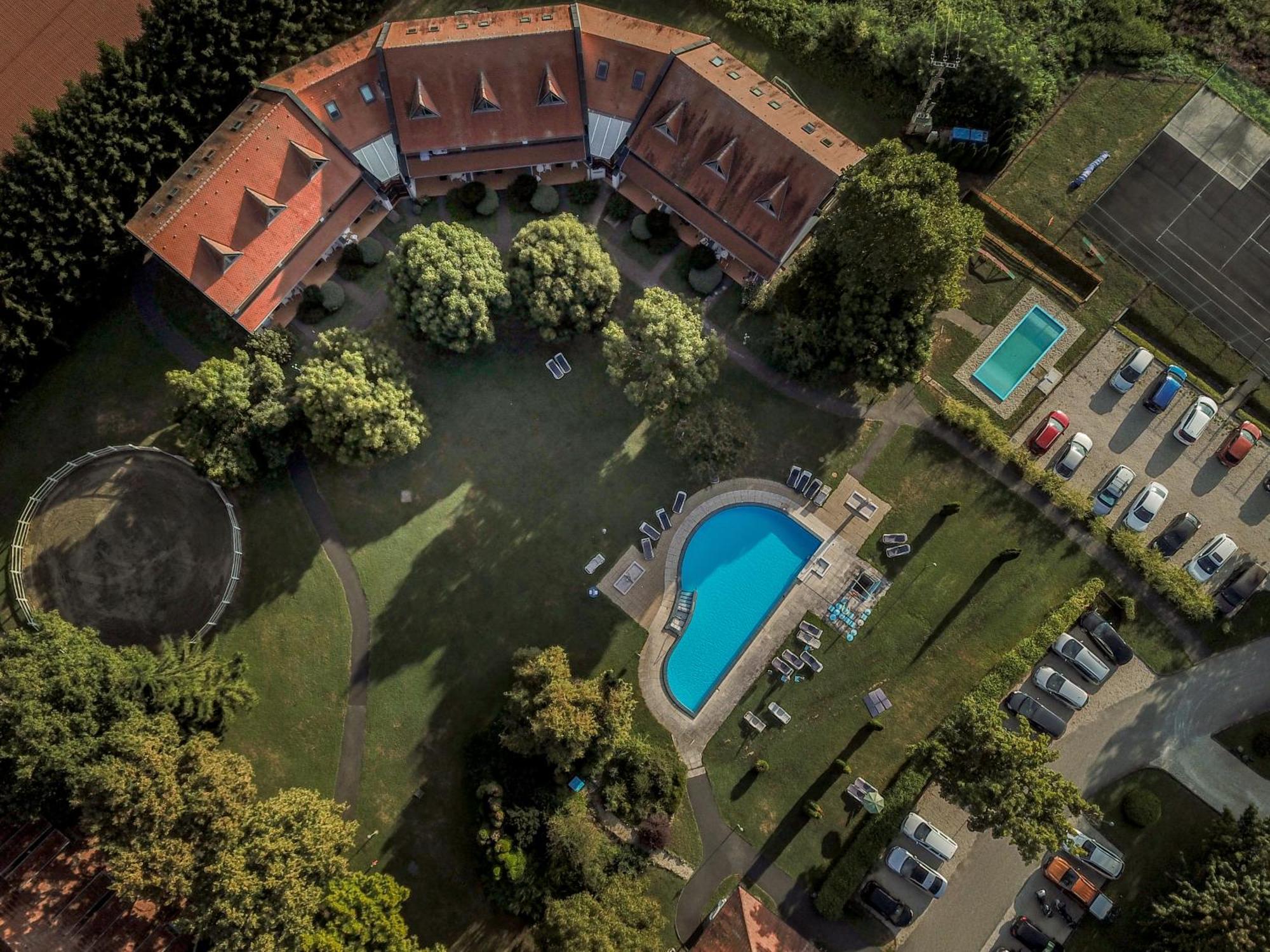 Hotel Abbazia Country Club Nemesnép Exterior foto
